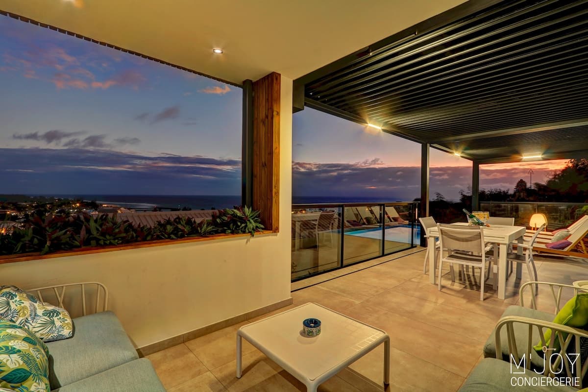 Terrasse lounge coucher de soleil