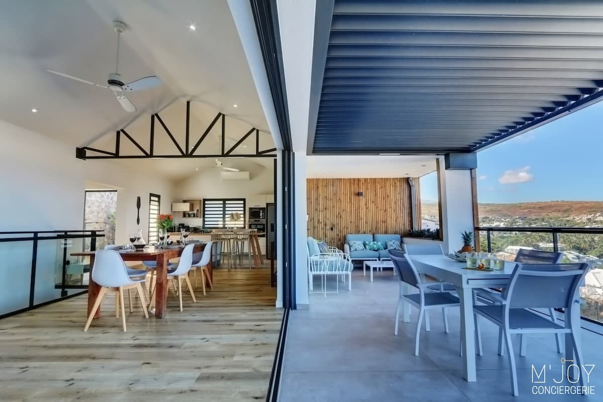 Séjour ouvert sur terrasse